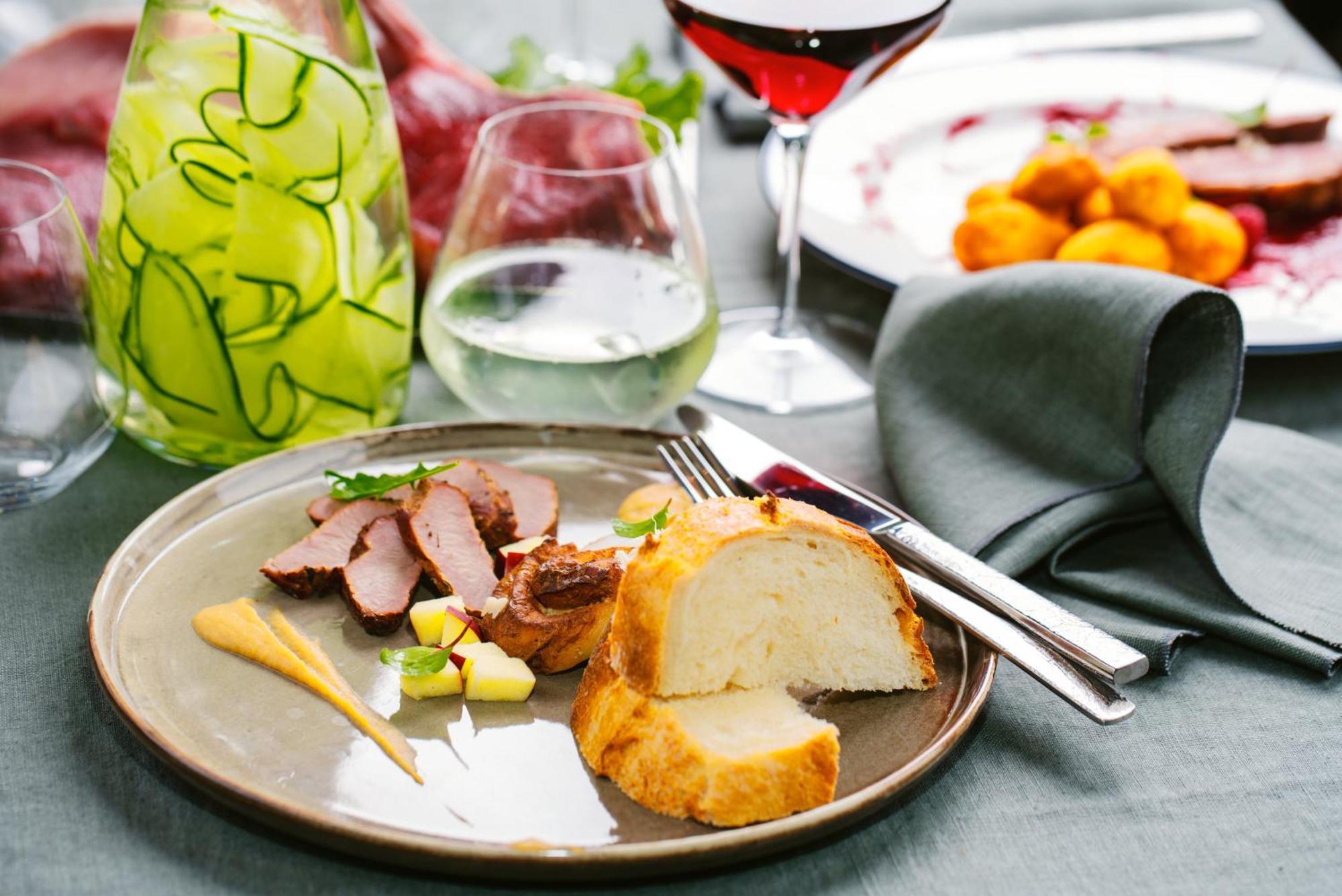 Restaurant & Pension U Hradu Šternberk 外观 照片