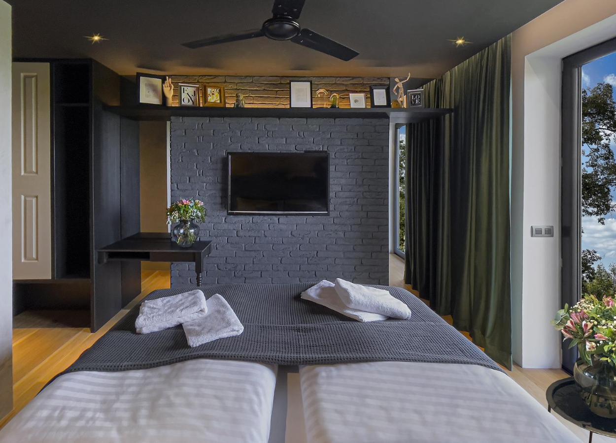 Restaurant & Pension U Hradu Šternberk 外观 照片